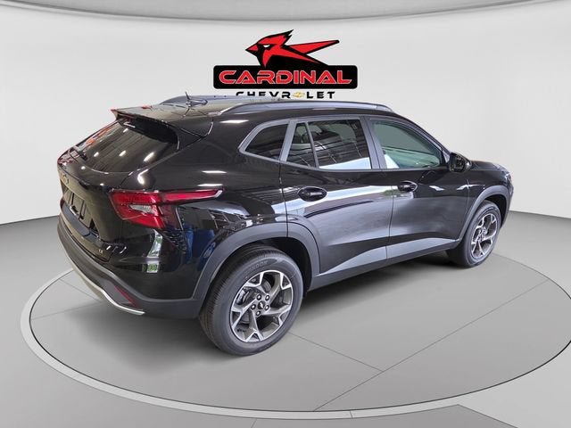 New 2026 Chevrolet Trax LT w/ LT Convenience Package FWD image 3