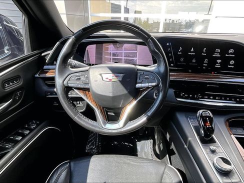 Used 2022 Cadillac Escalade Premium Luxury w/ Performance Package AWD/4WD image 5