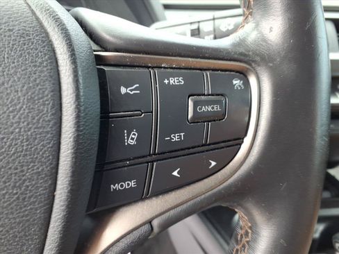Used 2021 Lexus UX 200 w/ Accessory Package (Z1) FWD image 20