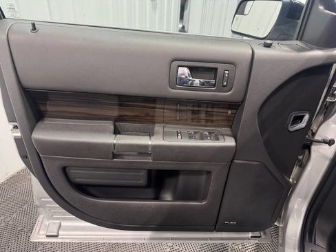 Used 2019 Ford Flex SEL image 7