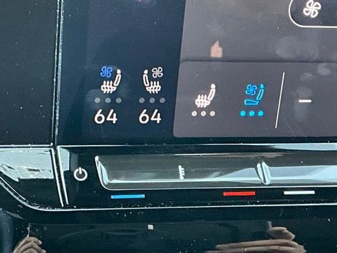 Used 2024 Volkswagen Atlas Cross Sport SEL R-Line image 29