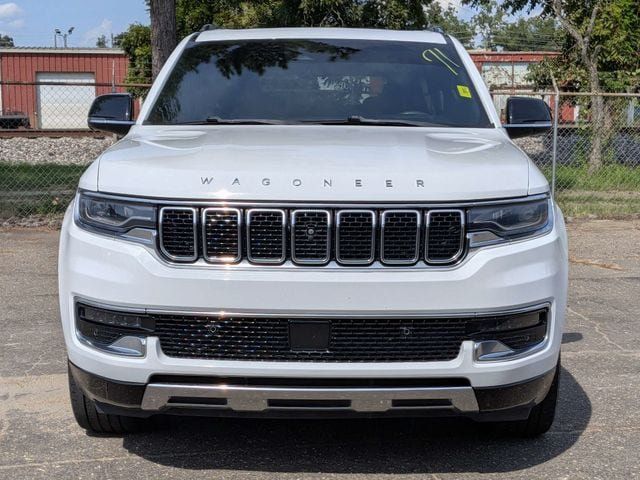 Used 2023 Jeep Wagoneer L Series III w/ Premium Group I AWD/4WD image 9