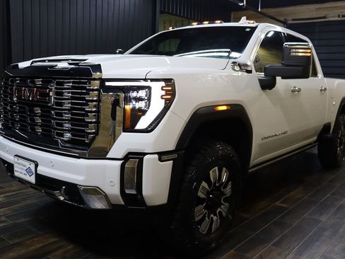 Used 2024 GMC Sierra 2500 Denali w/ Denali Reserve Package image 6