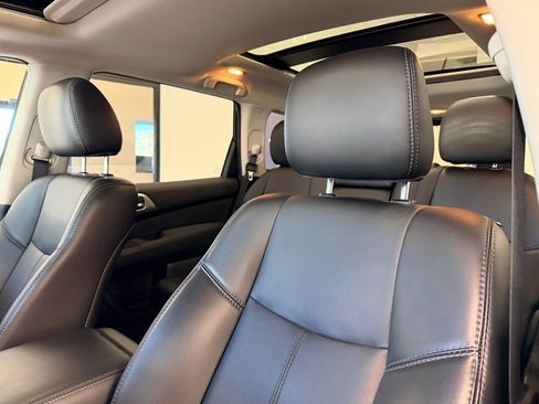 Used 2015 Nissan Pathfinder SL w/ SL Premium Package image 17