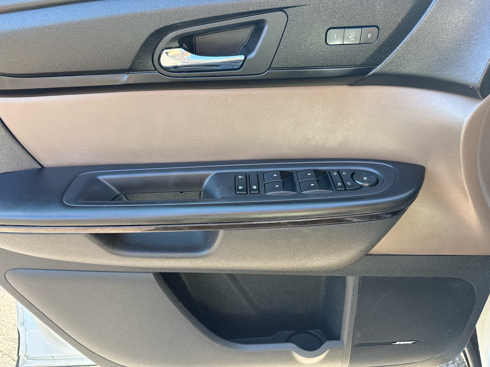 Used 2013 GMC Acadia SLT w/ Technology Package AWD/4WD image 10