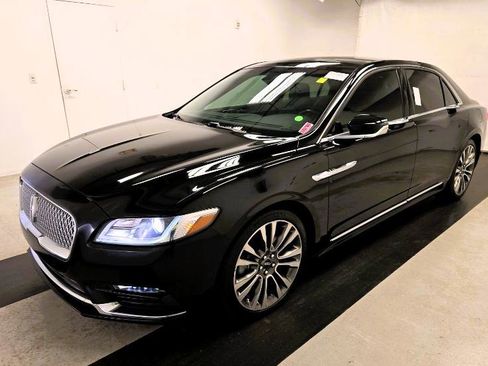 Used 2017 Lincoln Continental Select image 7