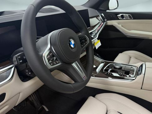 New 2026 BMW X5 xDrive40i w/ M Sport Package image 4