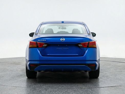 Used 2025 Nissan Altima 2.5 SV FWD image 7