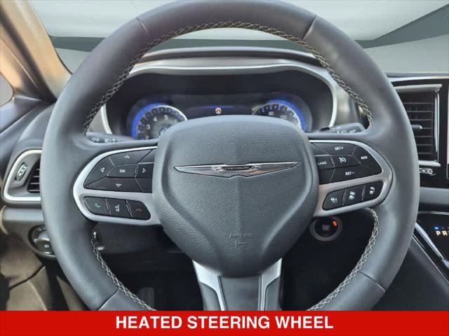 Certified 2025 Chrysler Pacifica Select FWD image 19