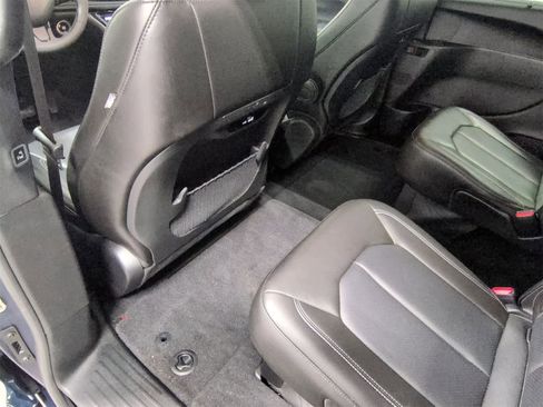 Certified 2023 Chrysler Pacifica Touring-L w/ S Appearance Package image 19