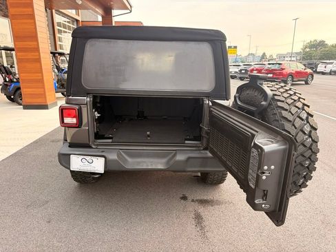 Used 2023 Jeep Wrangler Unlimited Sport AWD/4WD image 10