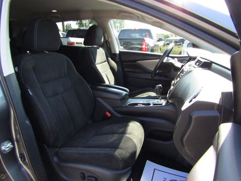 Used 2020 Nissan Murano SV image 28