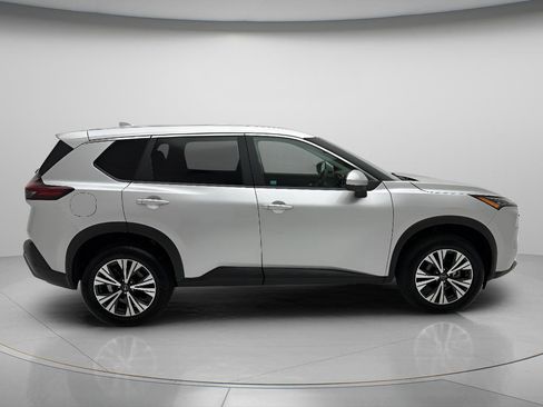 Used 2023 Nissan Rogue SV AWD/4WD image 3