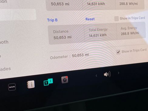 Used 2021 Tesla Model Y Long Range image 25