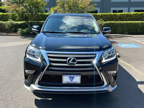 Used 2017 Lexus GX 460 AWD/4WD image 2