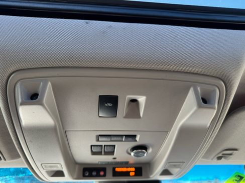 Used 2019 Cadillac Escalade Luxury image 30