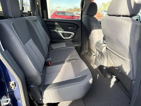 Used 2021 Nissan Titan SV w/ SV Convenience Package image 25