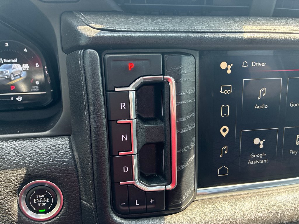 Used 2022 GMC Yukon Denali w/ Advanced Technology Package AWD/4WD image 16