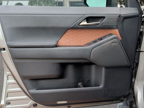 Used 2024 Lexus GX 550 w/ Cold Area Package AWD/4WD image 8