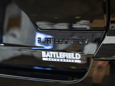 Used 2025 Jeep Grand Cherokee Limited w/ Luxury Tech Group II image 8