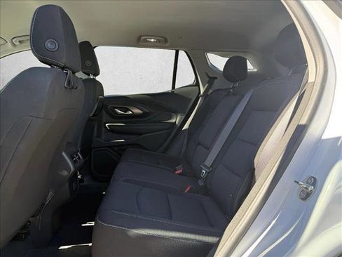 Used 2022 GMC Terrain SLE w/ Driver Convenience Package image 16