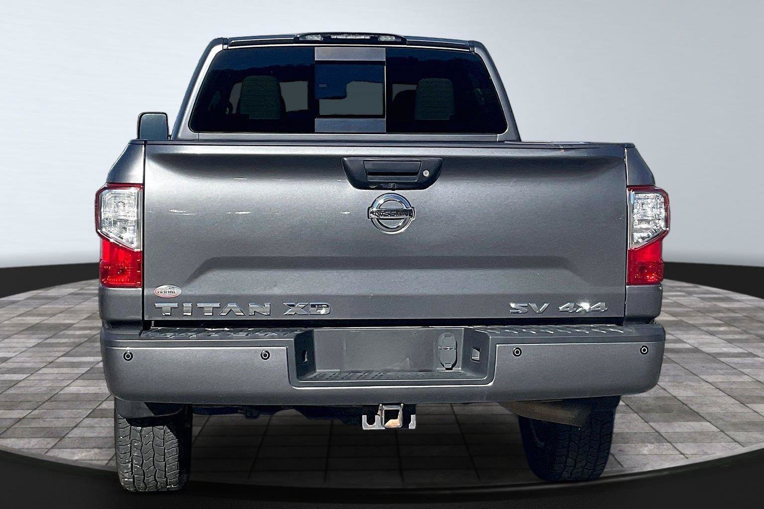 Used 2017 Nissan Titan SV AWD/4WD image 4