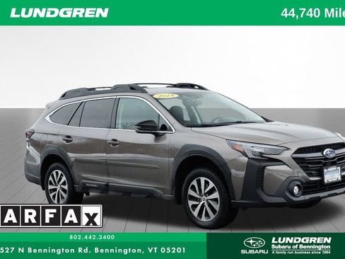 Used 2024 Subaru Outback Premium image 1