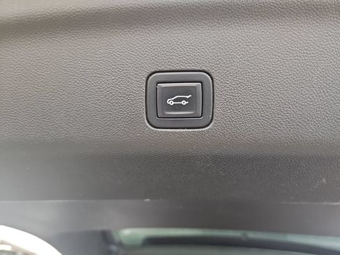 Used 2022 GMC Yukon XL Denali w/ Denali Ultimate Package AWD/4WD image 18