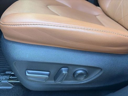 Used 2021 Toyota Highlander Platinum image 18