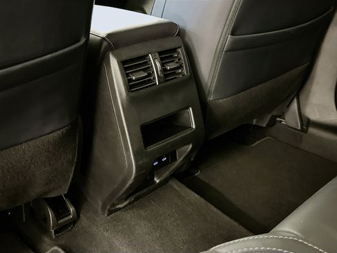 Used 2025 Mitsubishi Outlander SE image 28