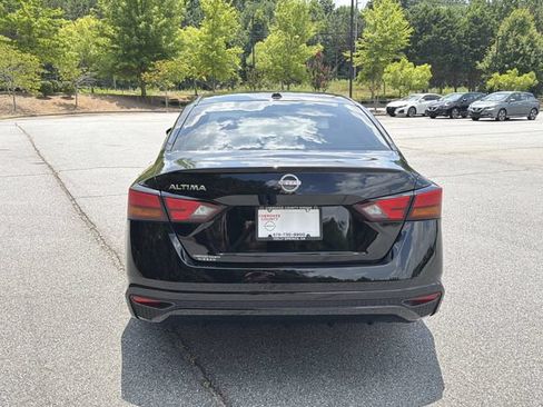 Certified 2025 Nissan Altima 2.5 S FWD image 10