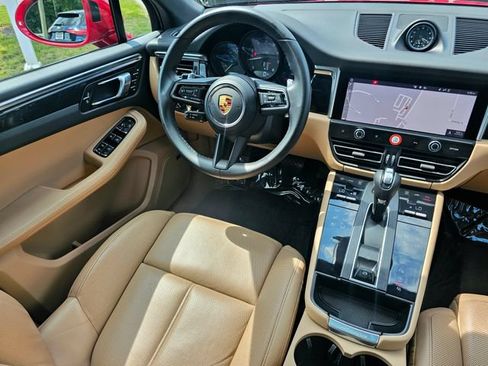 Used 2022 Porsche Macan AWD/4WD image 29