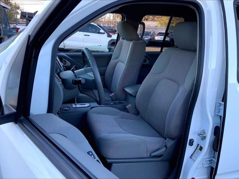 Used 2020 Nissan Frontier SV image 7