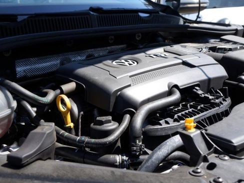 Used 2019 Volkswagen Jetta GLI image 8