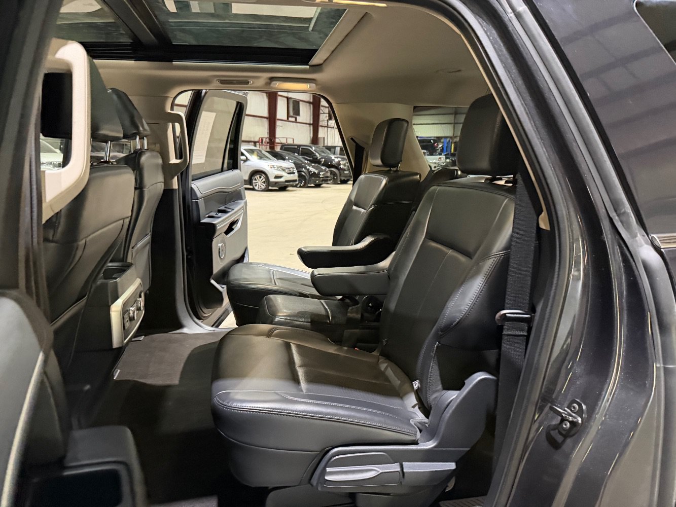Used 2023 Ford Expedition Max XLT AWD/4WD image 18