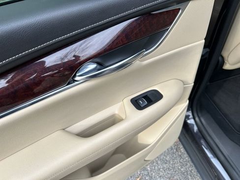 Used 2017 Cadillac XT5 Luxury w/ Driver Awareness Package image 24