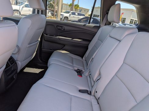 Used 2023 Honda Passport EX-L image 16