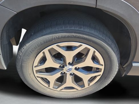 Used 2021 Subaru Forester Premium AWD/4WD image 36