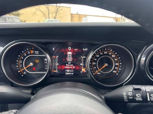 Used 2022 Jeep Wrangler Sport S image 17