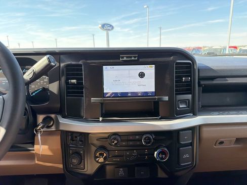 New 2026 Ford F250 4x4 Crew Cab Super Duty image 15