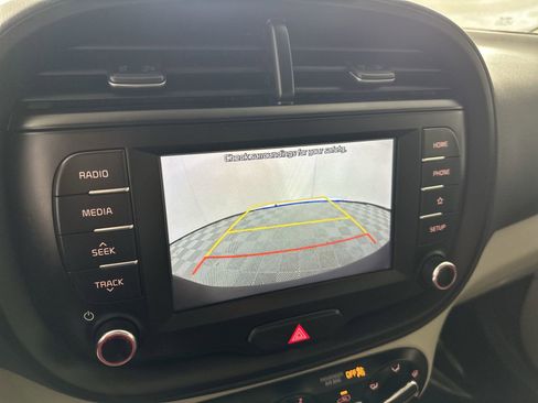 Used 2020 Kia Soul LX FWD image 17