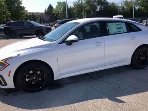 New 2026 Kia K5 LXS image 7