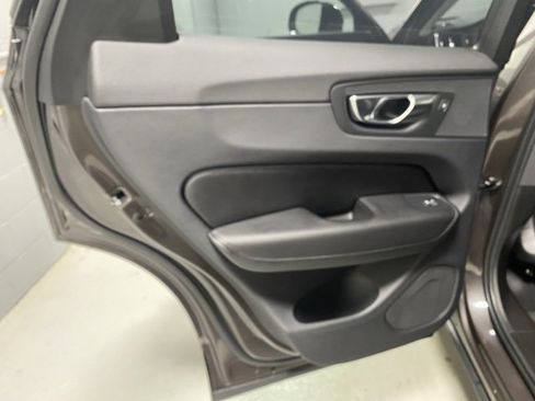 Certified 2025 Volvo XC60 B5 Plus image 8