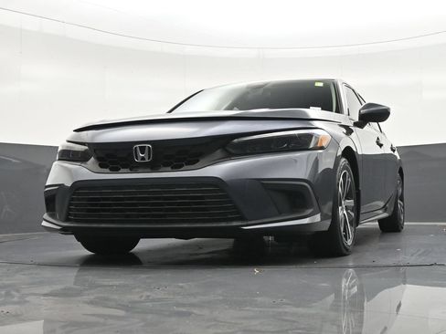Used 2023 Honda Civic LX image 32