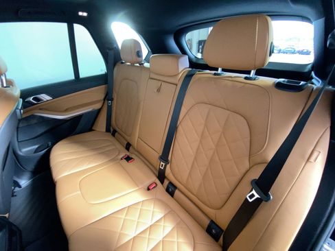 Certified 2023 BMW X5 sDrive40i w/ Premium Package image 12