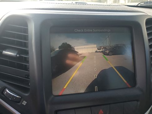 Used 2014 Jeep Cherokee Limited AWD/4WD image 23