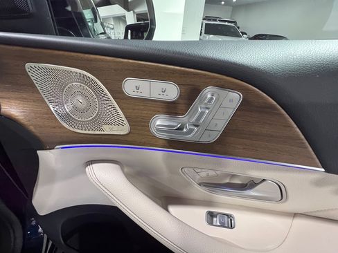 Used 2022 Mercedes-Benz GLS 450 4MATIC image 45