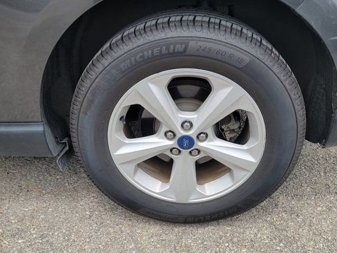 Used 2019 Ford Edge SE FWD image 12