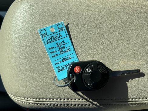 Used 2013 Ford Escape SEL image 32