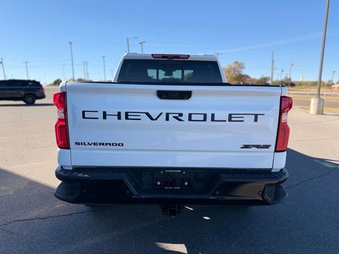 Used 2024 Chevrolet Silverado 1500 ZR2 w/ Technology Package AWD/4WD image 8